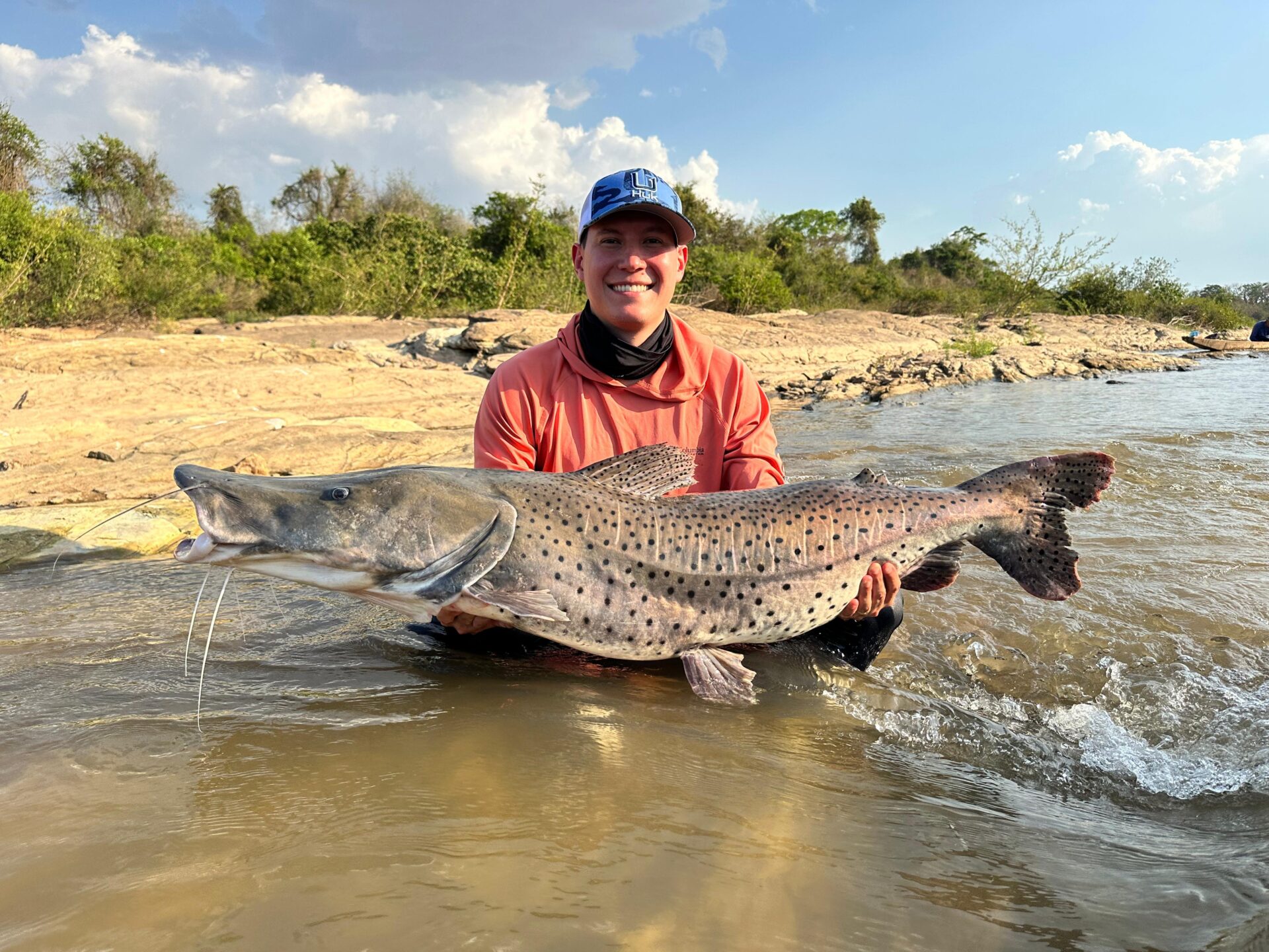 Gigante Pintado de 30kg é Solto no Rio Cuiabá
