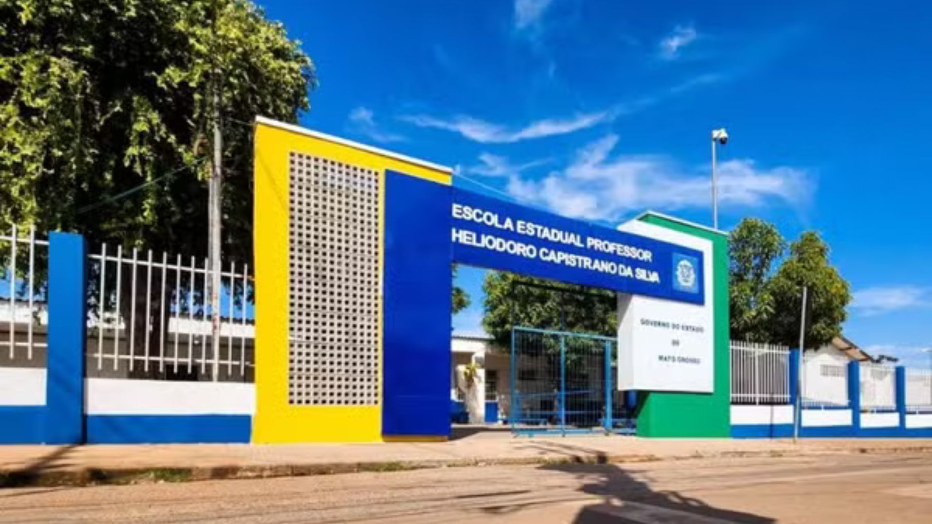 Criminosos furtam duas escolas em Cuiabá em menos de 24 horas e deixam aulas suspensas