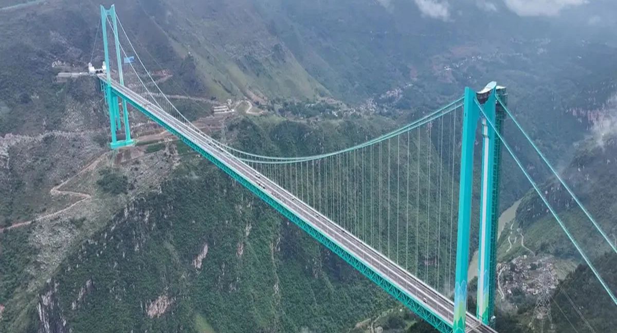 625 metros acima do chão: ponte mais alta do mundo é inaugurada