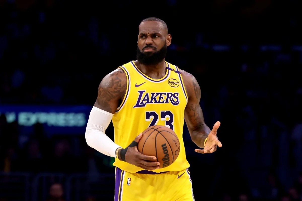 LeBron James posta vídeo enigmático e aumenta rumores de aposentadoria na NBA