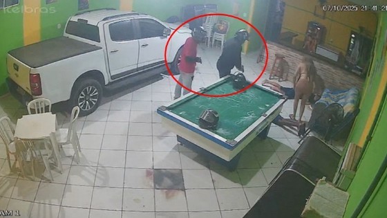 Jovem de 16 anos e homem de 23 são executados a tiros