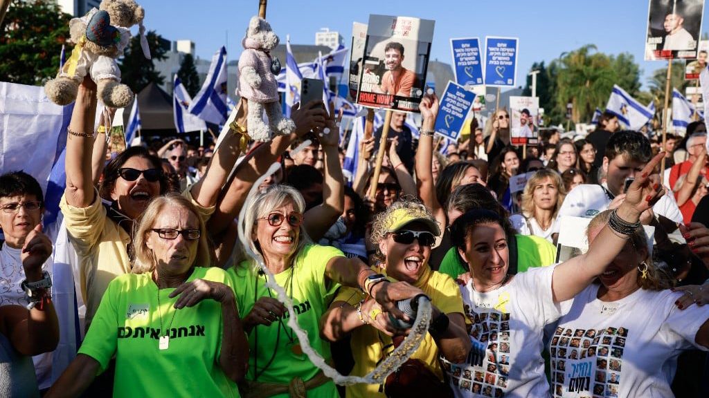 Israel recebe últimos reféns libertados pelo Hamas após acordo de cessar-fogo
