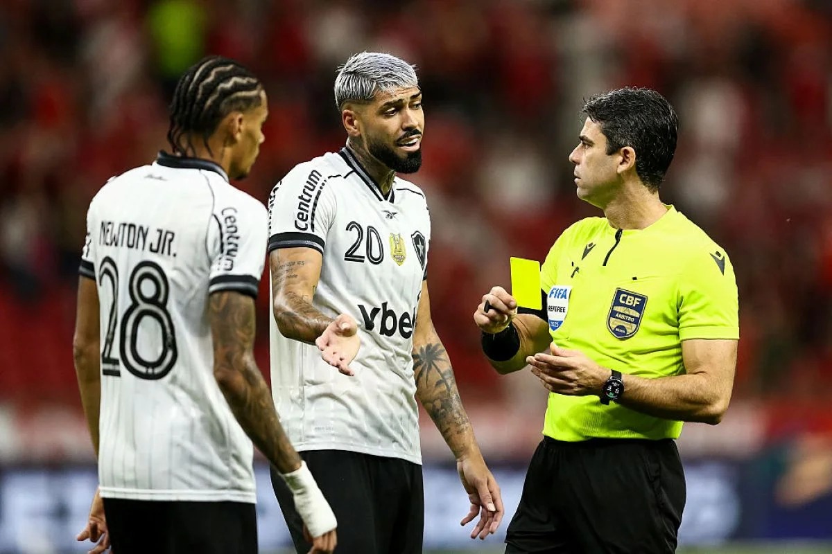Botafogo reivindica conduta de arbitragem antes do clássico contra o Flamengo