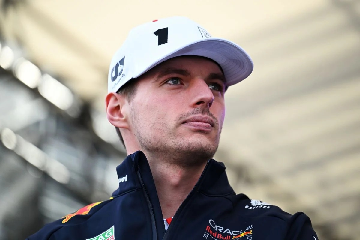 Vídeo: Verstappen homenageia Brasil em Interlagos com visual inédito