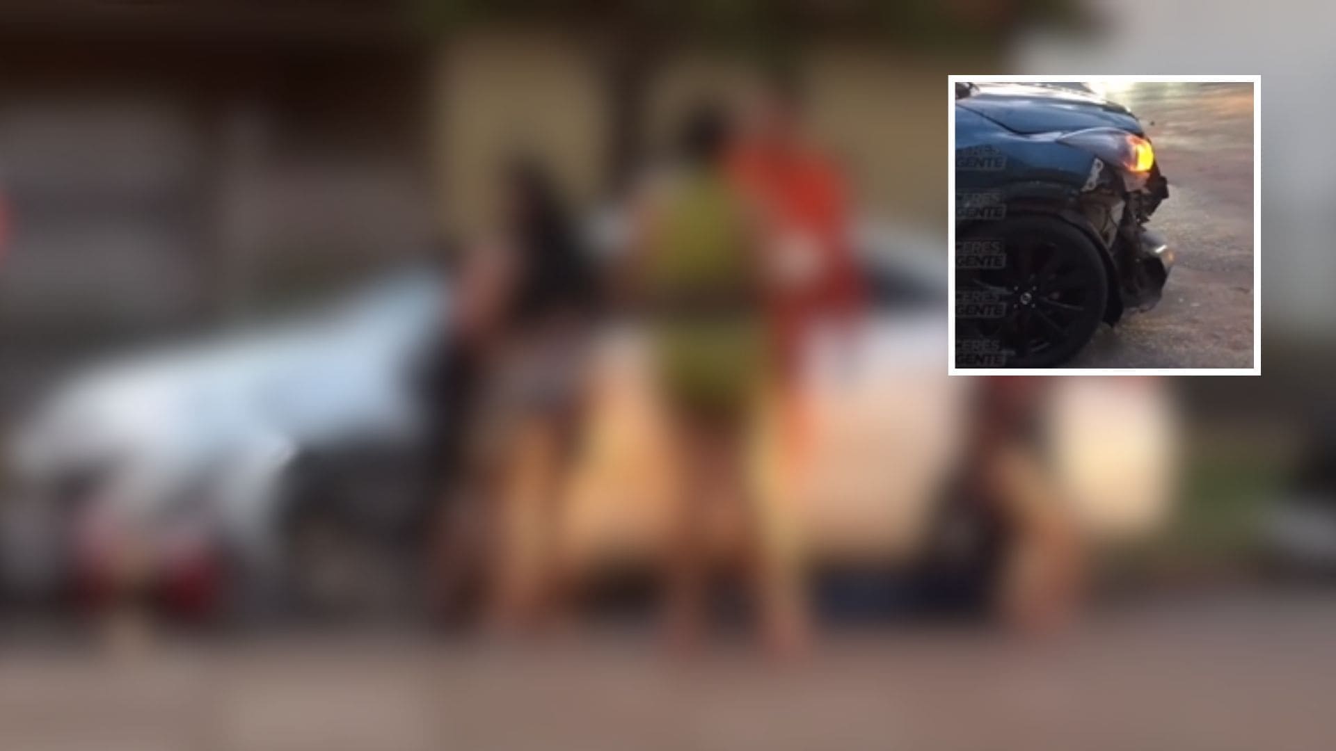 Motociclista sofre ferimentos após colisão com dois carros em cruzamento movimentado de Cáceres