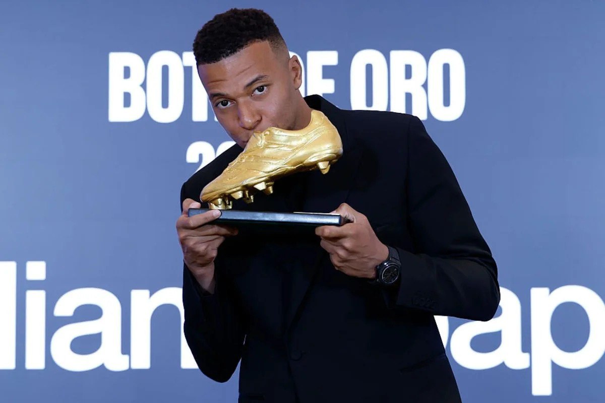 Mbappé leva Chuteira de Ouro com menos gols que rival e levanta polêmica