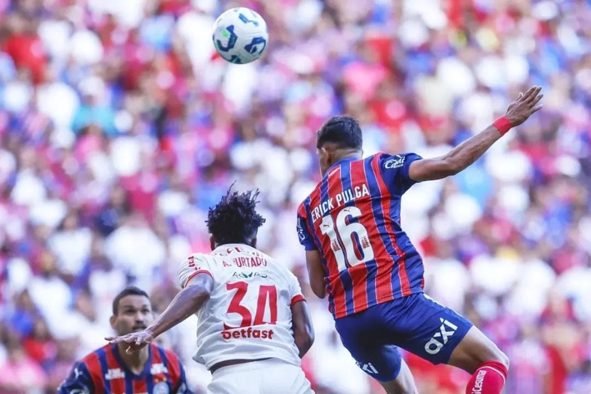 Virada eletrizante na Fonte Nova: Bahia bate Bragantino e mantém sonho da Libertadores
