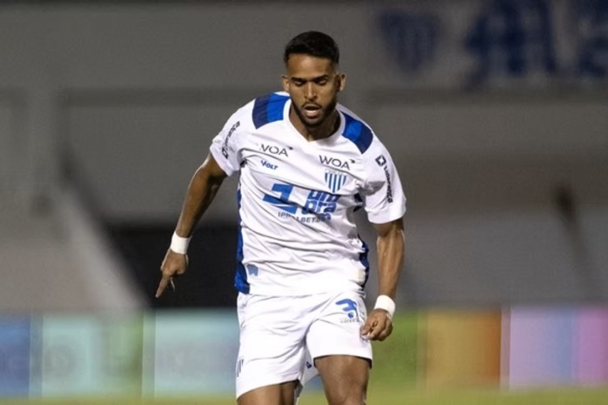 Raylan encerra passagem pelo Avaí e retorna ao Cuiabá após temporada abaixo do esperado