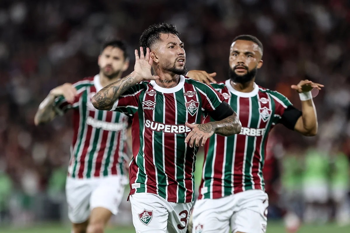 Fluminense domina o primeiro tempo, segura pressão e vence o Flamengo no Maracanã; veja os gols