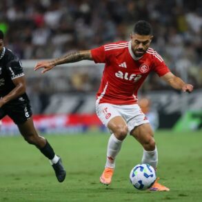 Internacional vence Ceará em duelo caótico que pode definir o Z4; veja os gols
