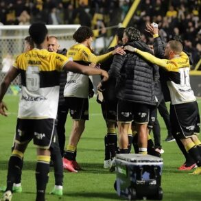 Criciúma joga a decisão do acesso contra o Cuiabá na Arena Pantanal e depende só de si para voltar à Série A