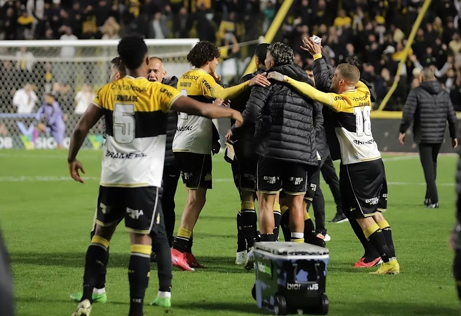 Criciúma joga a decisão do acesso contra o Cuiabá na Arena Pantanal e depende só de si para voltar à Série A