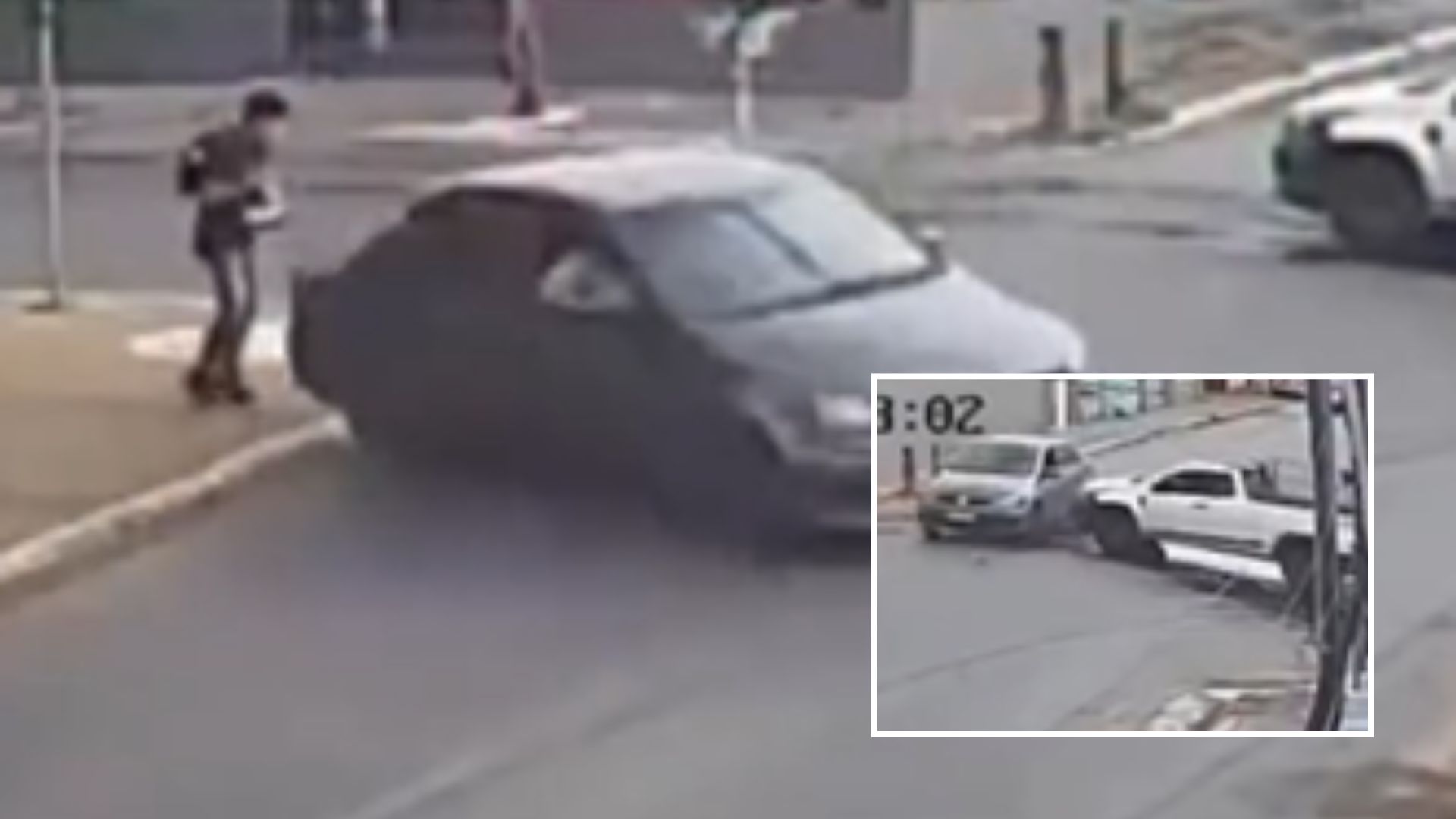 Pedestre escapa por segundos de acidente em cruzamento de Várzea Grande; veja vídeo