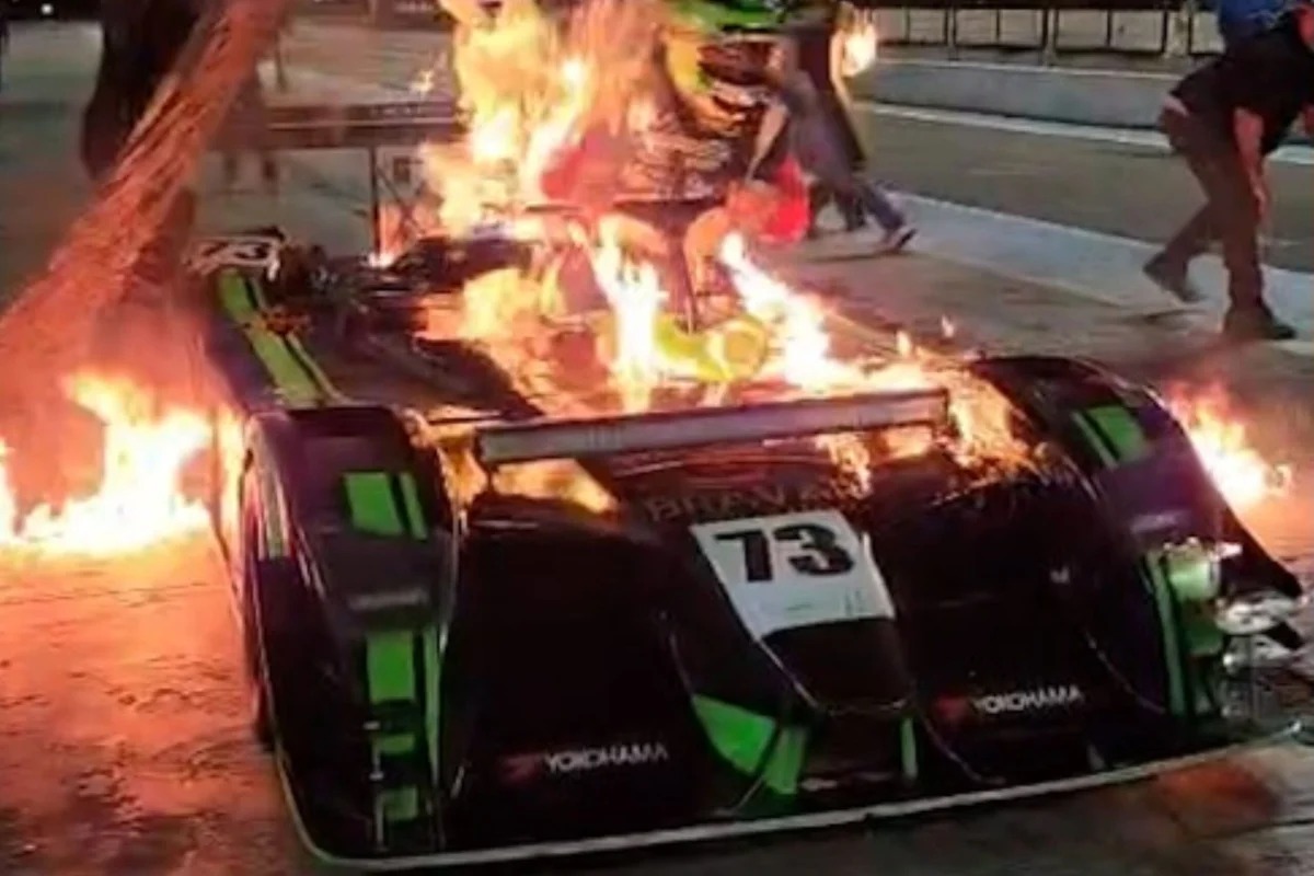Vídeo: carro de piloto brasileiro pega fogo durante corrida em Londrina