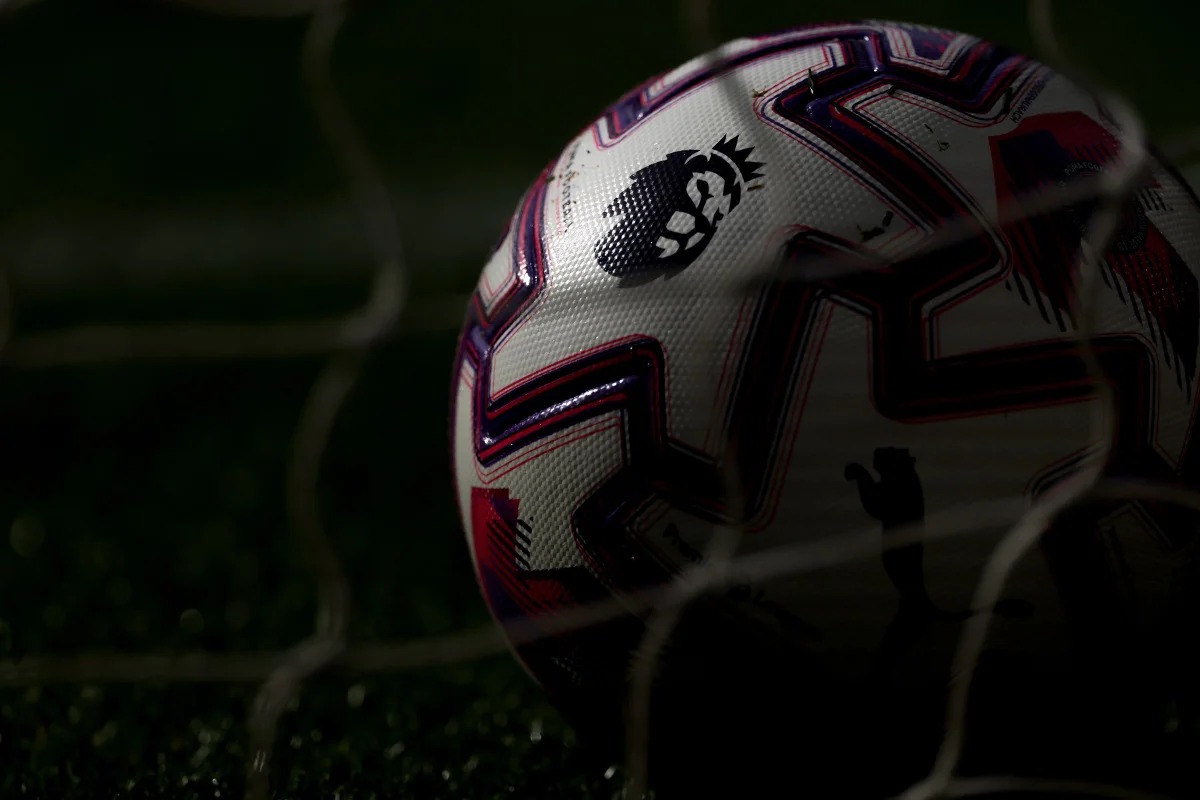 Ex-jogador da seleção inglesa é preso em Londres suspeito de tentativa de estupro